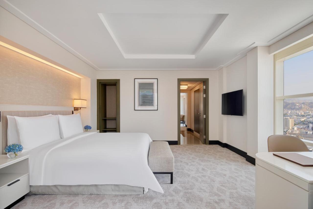Address Jabal Omar Makkah Aparthotel Mecca Exterior photo A bedroom at the hotel