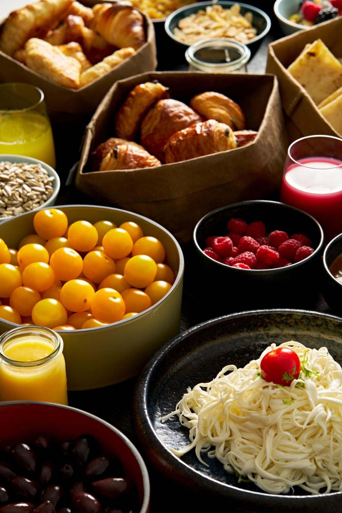 Address Jabal Omar Makkah Aparthotel Mecca Exterior photo A selection of fruit and juice